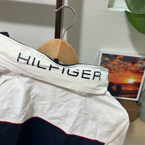•LIKE NEW•TOMMY HILFIGER Jacket - Picture 8 of 15